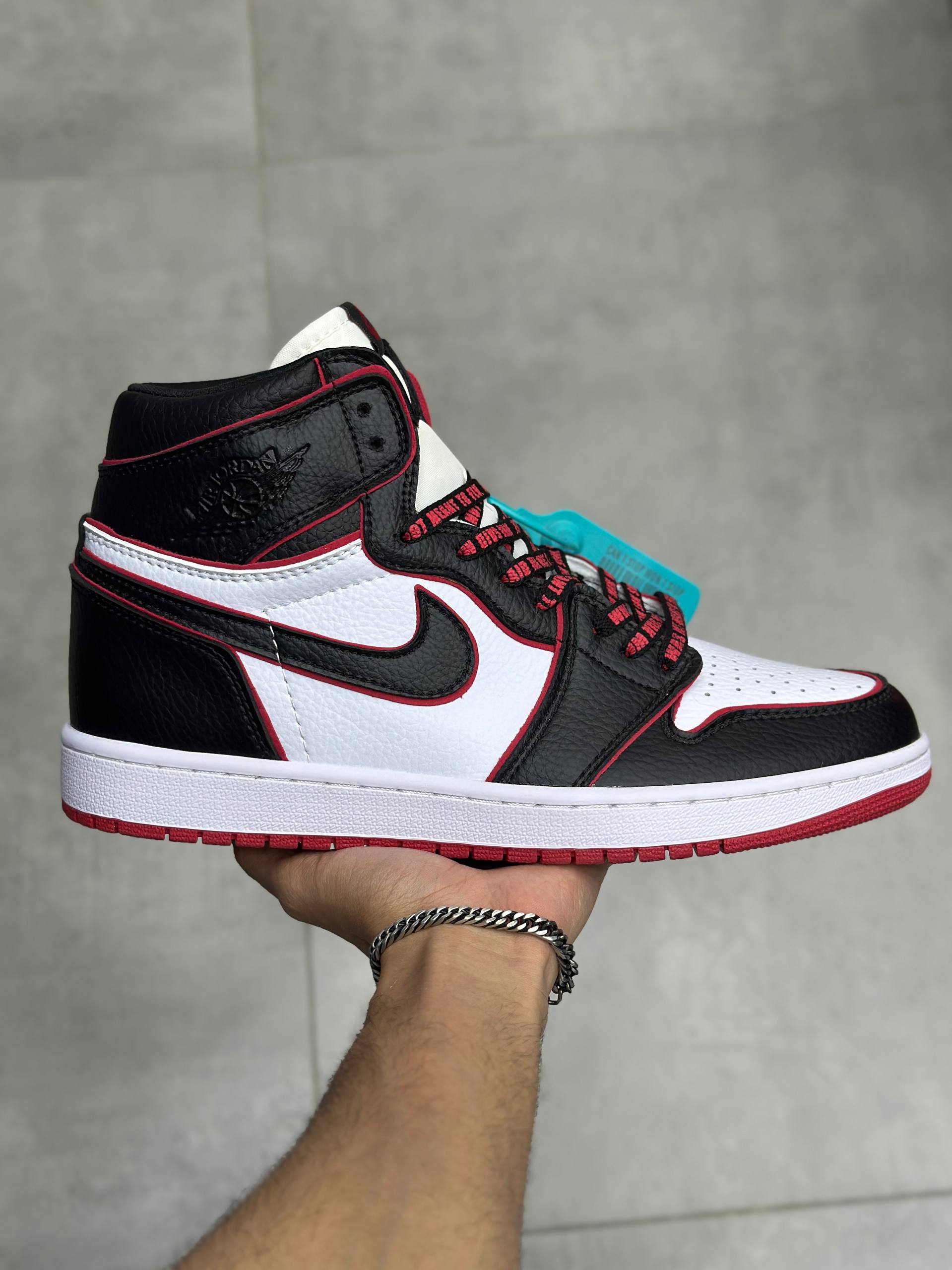 کتونی نایک جردن ۱ ساقدار بلادلاین | Nike Jordan 1 High Bloodline